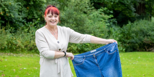 Since then, Armstrong, from Lockerbie, Scotland, has lost 140 pounds and dropped to a size 14. 