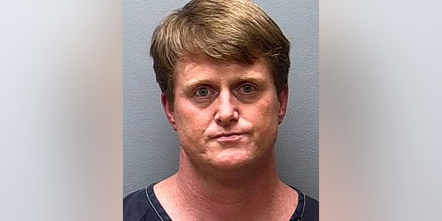 벤자민 몰튼, 43, walked into the Manatee County Sheriff’s Office on Wednesday and claimed to have killed Nicole Scott "분노에," 보안관 사무실에서 말했다.