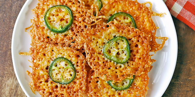 2-ingredient cheddar jalapeno crisps