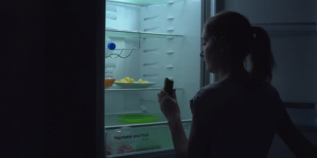 As families throughout the U.S. face power outages in the wake of Hurricane Ida, many might wonder what they should do with the food that’s in their fridge and freezer.