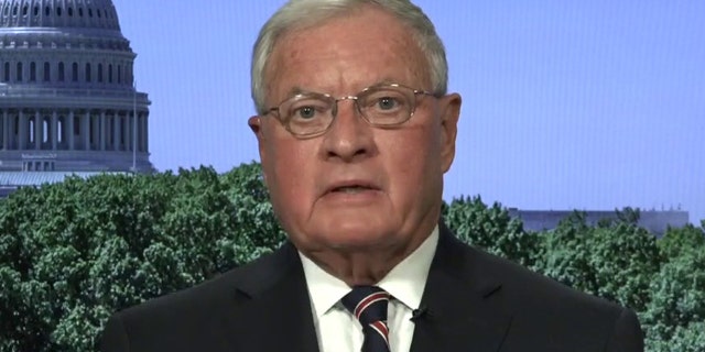 Former Homeland Security chief tells Ukraine to seek weapons from Greece 4 Gen. Keith Kellogg, Ret., Ukraine