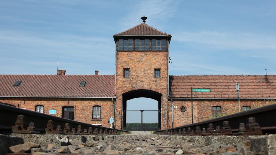 Auschwitz.jpg