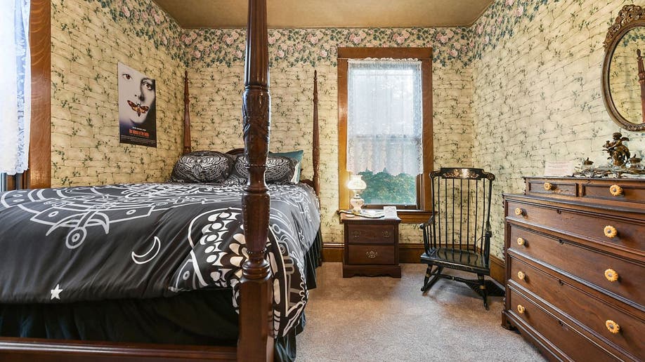 Buffalo Bill's House bedroom