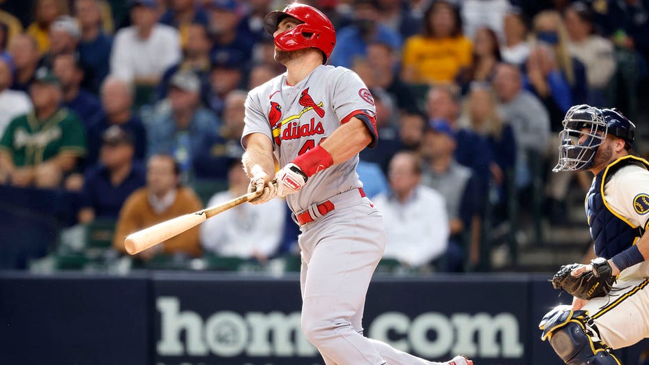 Goldschmidt homers twice, Cards beat Brewers for 12th in row