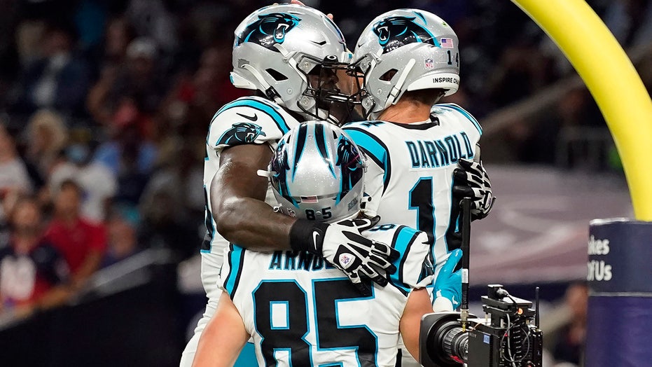 Sam Darnold’s 2 touchdowns help Panthers to convincing victory over Texans
