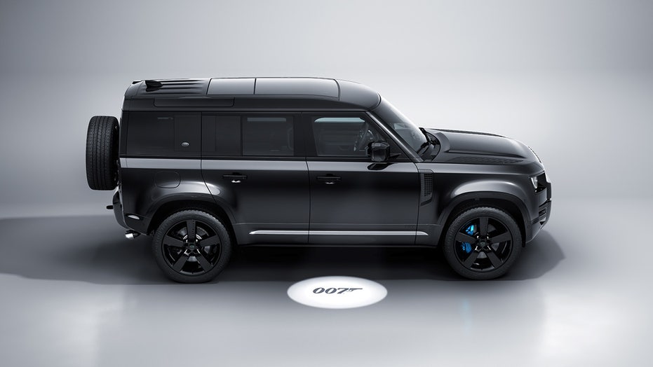 Land Rover Defender V8 Bond 007 Edition is a bad-looking SUV | Fox News