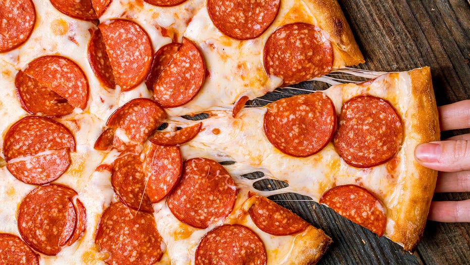 Principal orders pizza for 400 elementary school students due to food-service staff shortage