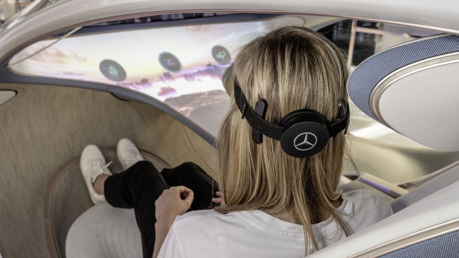 Mercedes-Benz demos mind controls in its ‘Avatar’-inspired car of the future