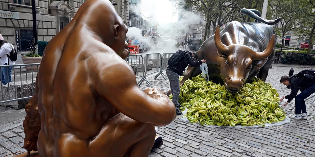 Harambe statue pops up on Wall Street opposite the Charging Bull sculpture - Vimarsana News