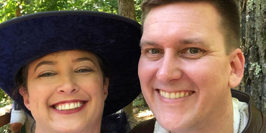 Neighbor says couple accused of selling US secrets 'didn't talk to anybody,' calls arrest 'big shock' - Vimarsana News
