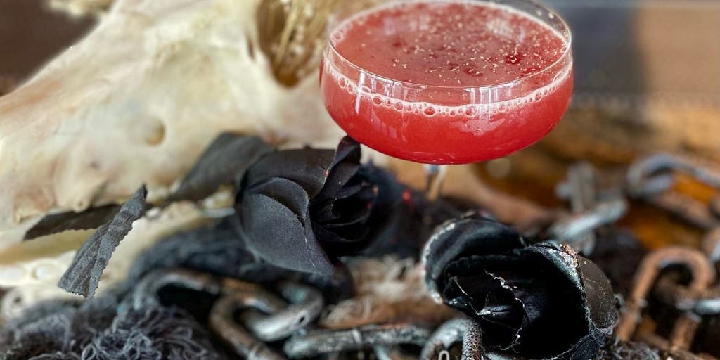 Horror movie inspired Halloween cocktails to get into the spooky spirit - Vimarsana News