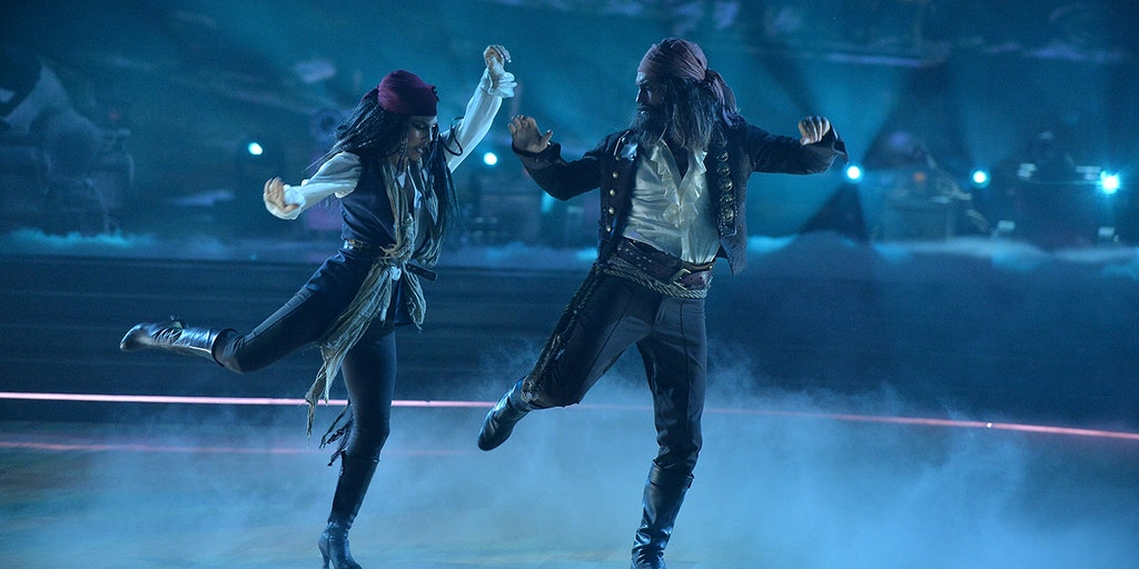 'Dancing with the Stars' contestants Brian Austin Green, Matt James sent home in double elimination - Vimarsana News
