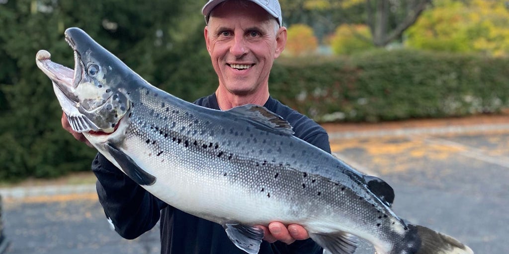 NJ angler sets new fishing record in landlocked reservoir - Vimarsana News