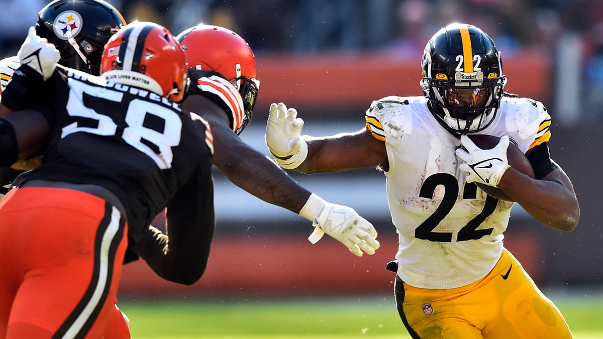 Pittsburgh Steelers running back Najee Harris rushes against the Cleveland Browns during the second half Sunday, Oct. 31, 2021, in Cleveland.