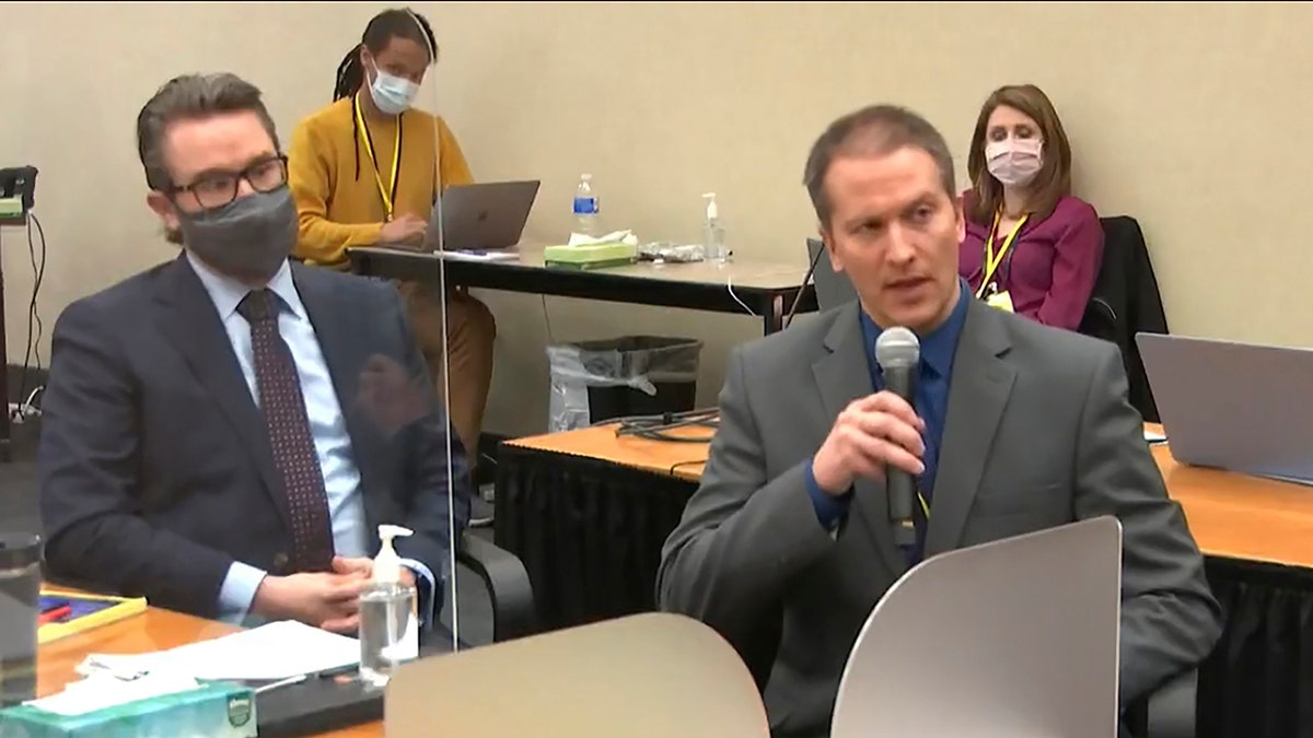 Derek Chauvin takes microphone in court