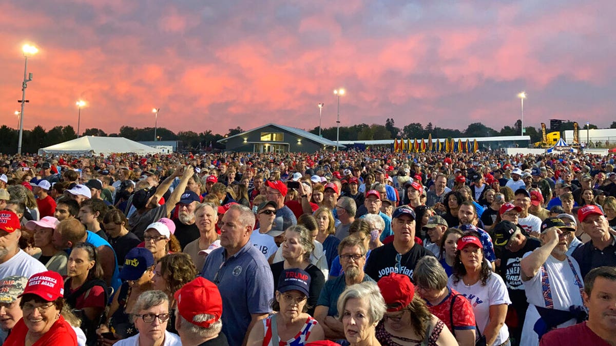 Trump headlines a large rally in Iowa