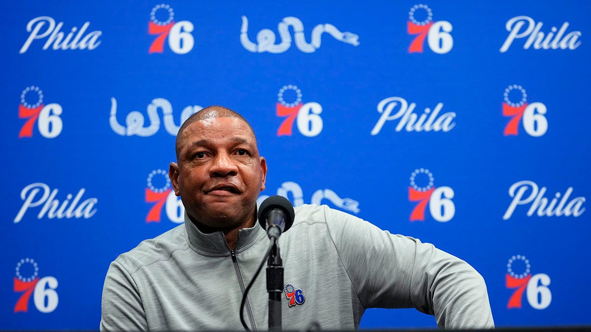  Doc Rivers at a press conference