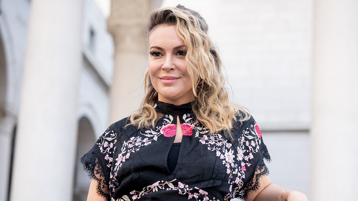 Alyssa Milano's uncle will need surgery following traffic incident.