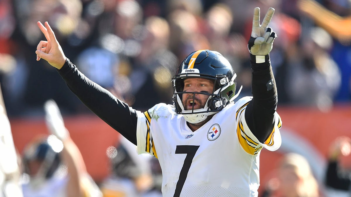 Pittsburgh Steelers quarterback Ben Roethlisberger celebrates after a 2-yard touchdown pass to tight end Pat Freiermuth during the second half against the Cleveland Browns, Sunday, Oct. 31, 2021, in Cleveland. 