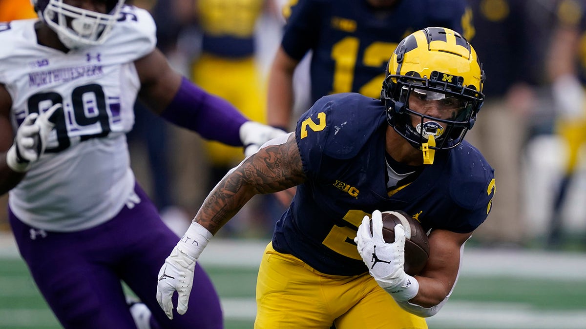 No. 6 Michigan tops Northwestern 33 7 Michigan State next Fox