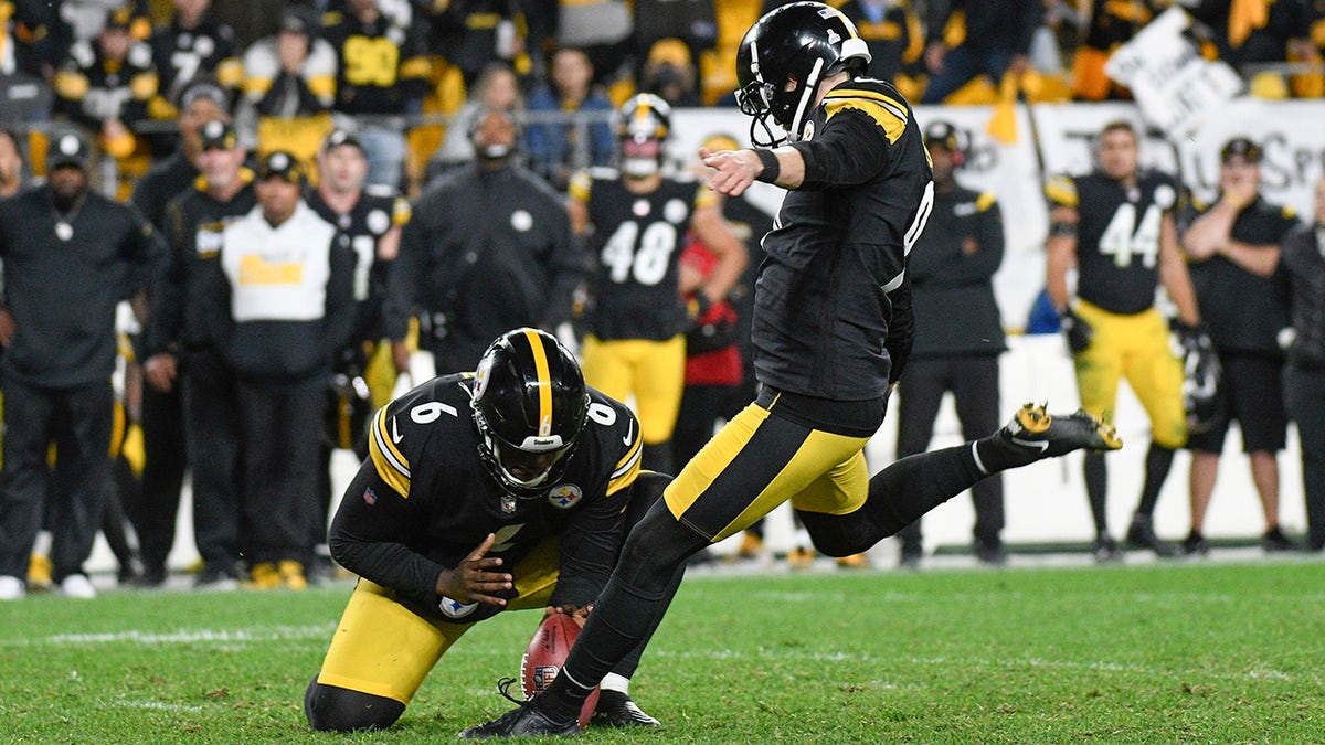 Pittsburgh Steelers kicker Chris Boswell (9) kicks a field goal to defeat the Seattle Seahawks, 23-20, in overtime Monday, Oct. 18, 2021, in Pittsburgh.