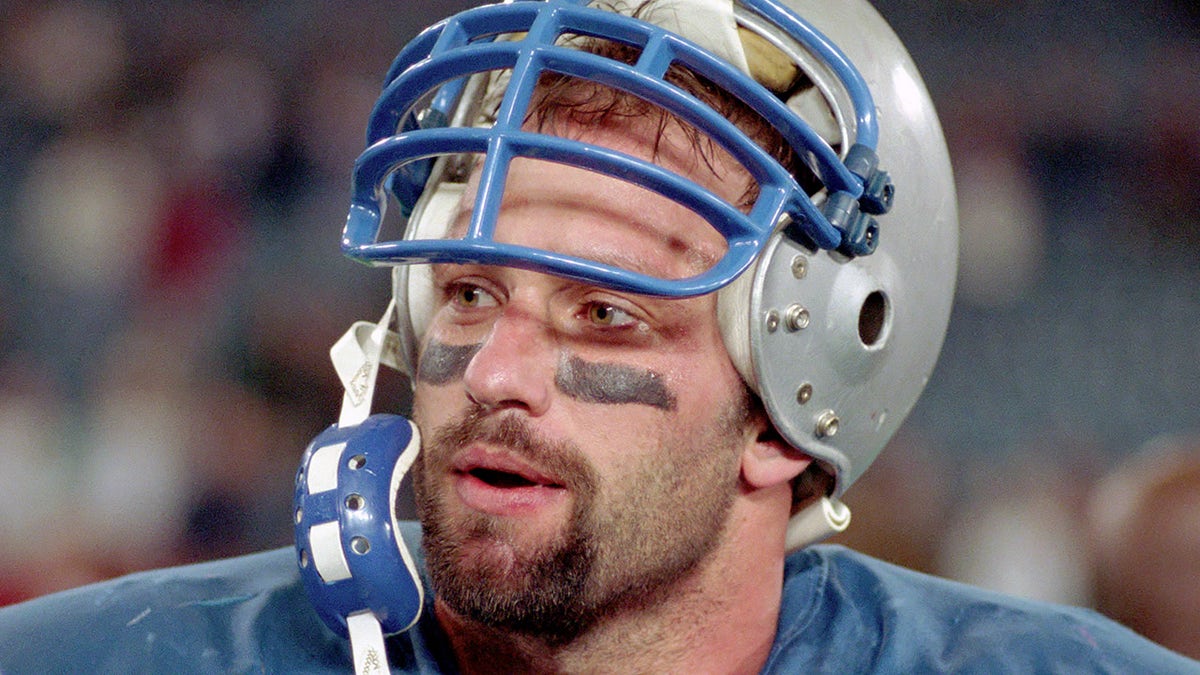 PONTIAC, MI - DECEMBER 17:  Linebacker Chris Spielman of the Detroit Lions looks on from the field after a game against the Minnesota Vikings at the Pontiac Silverdome on December 17, 1994 in Pontiac, Michigan.  The Lions defeated the Vikings 41-19. 