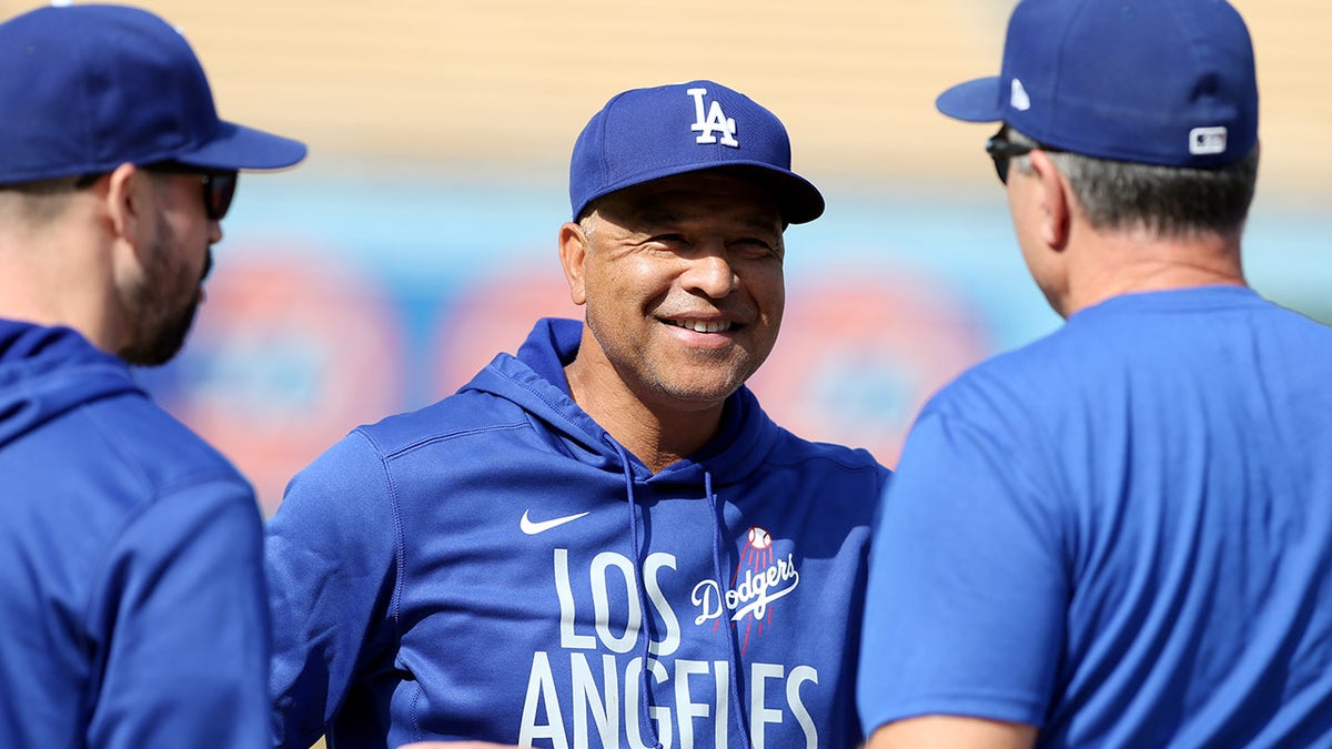 Dave Roberts guarantees Dodgers will win World Series in 2022 - Los Angeles  Times