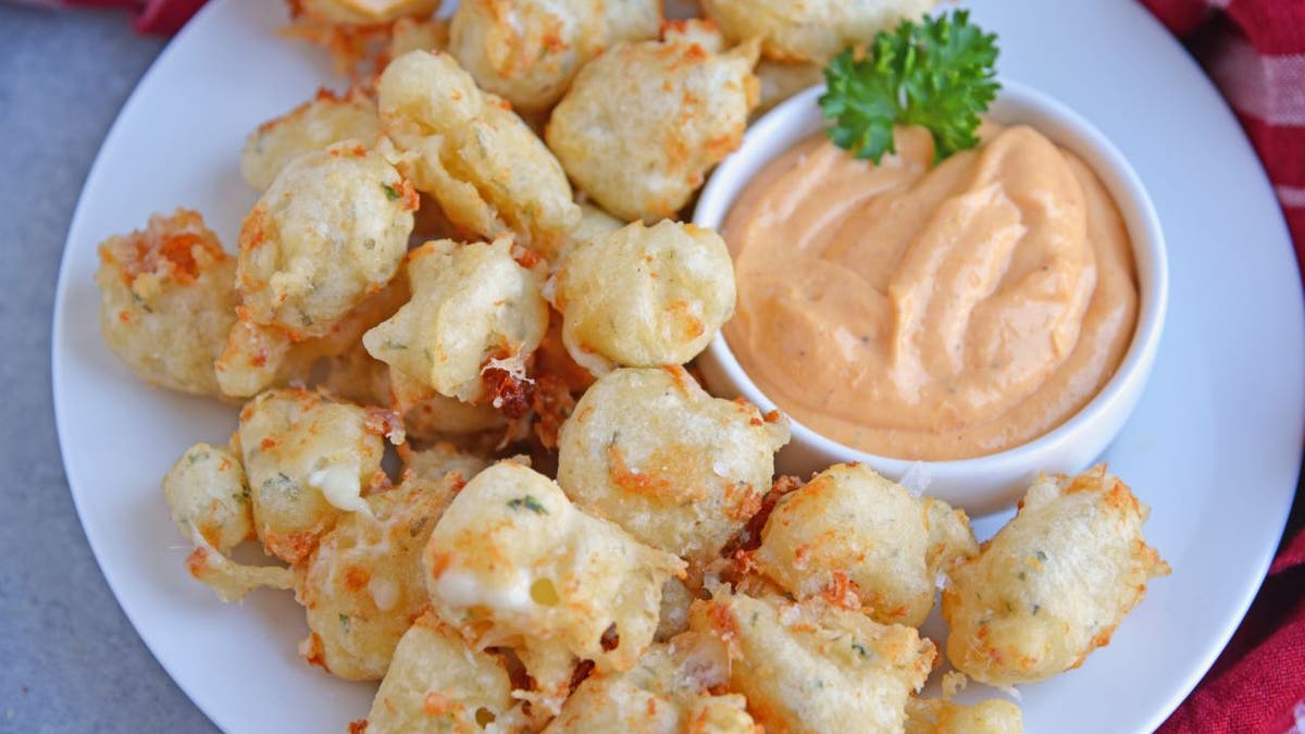 Jessica Formicola from Savory Experiments shares her quick and easy cheese curd recipe with Fox News.