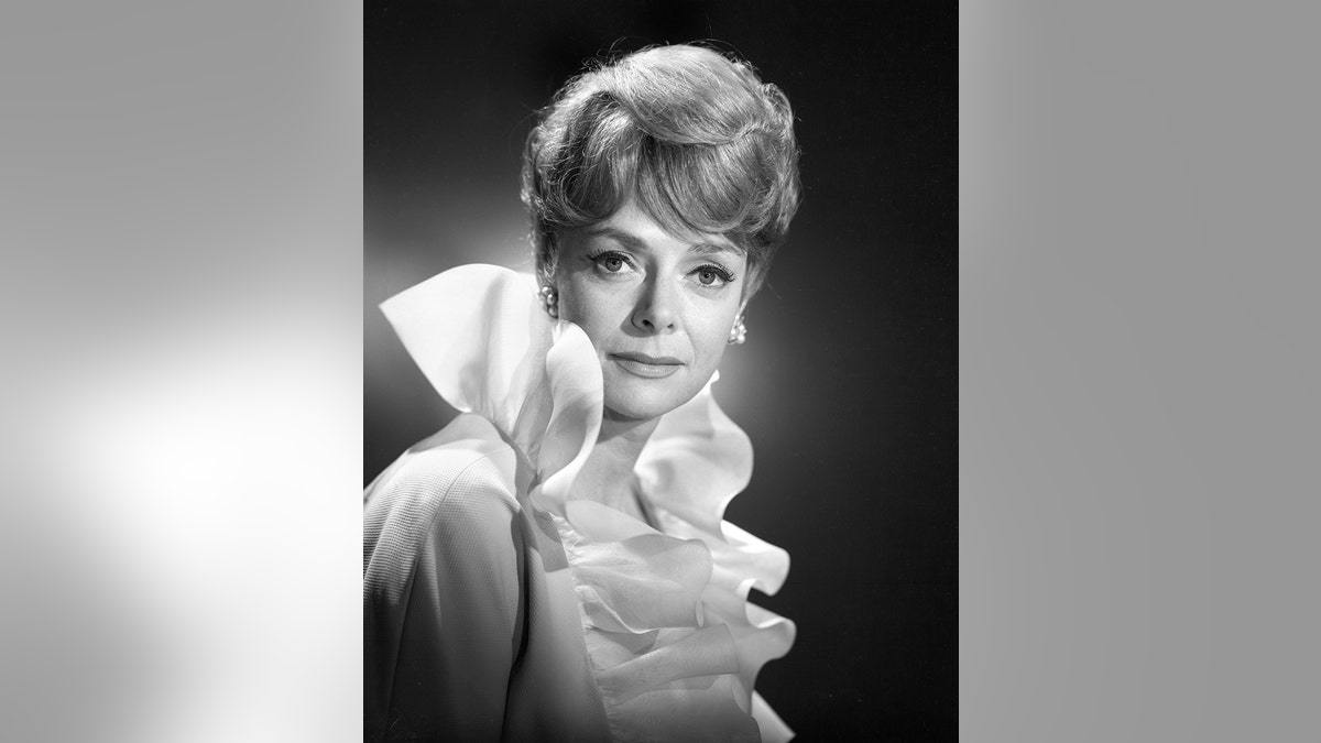 June Lockhart Perdidos en el espacio