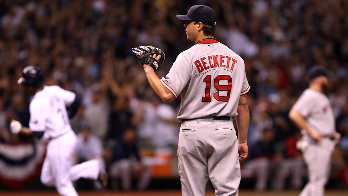 Josh Beckett gives Red Sox a lift with impressive 5-inning outing