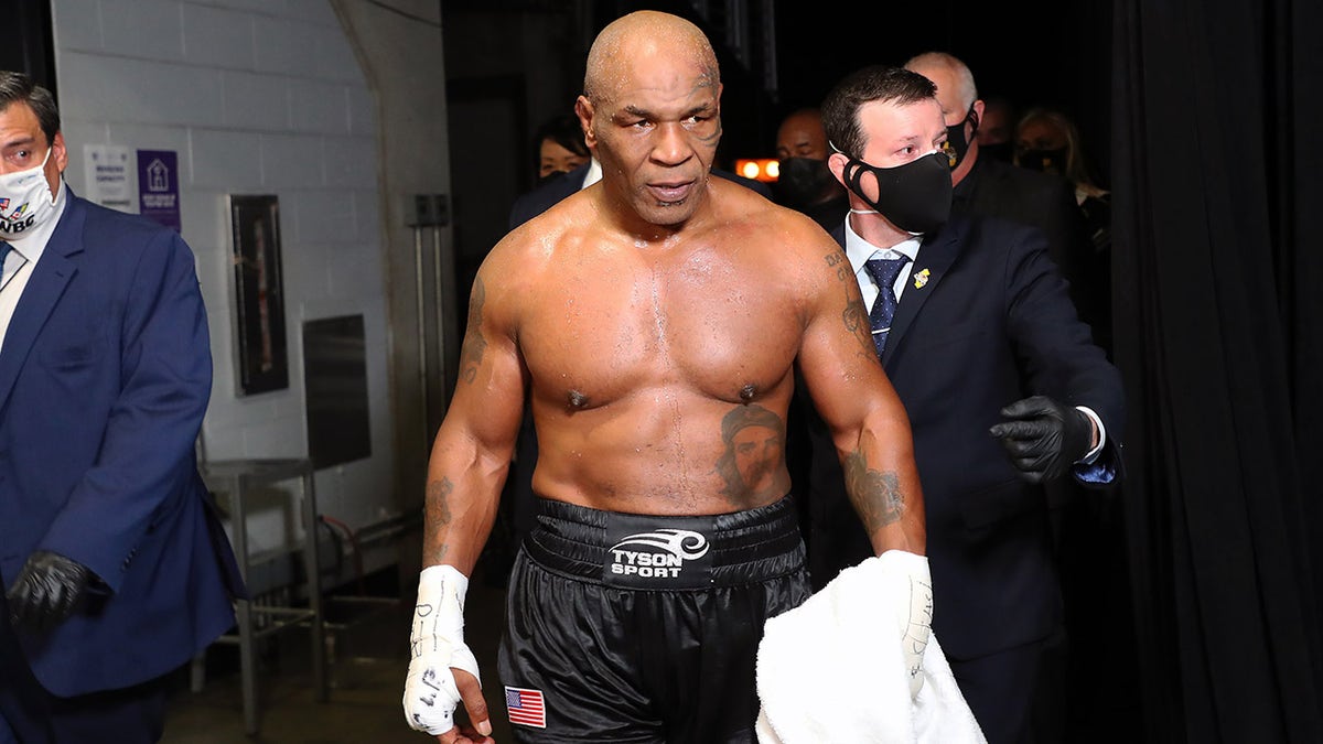 Mike Tyson boxing