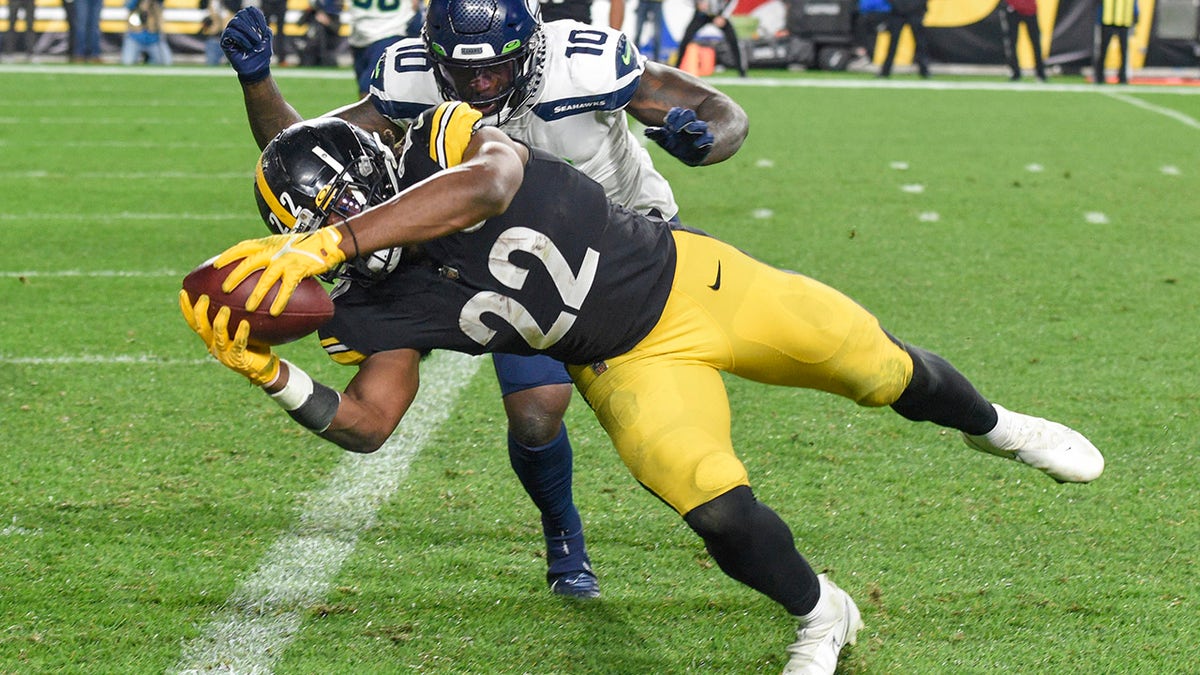 'Workaholic' Najee Harris quickly endearing himself to Steelers, fans -  ESPN - Pittsburgh Steelers Blog- ESPN