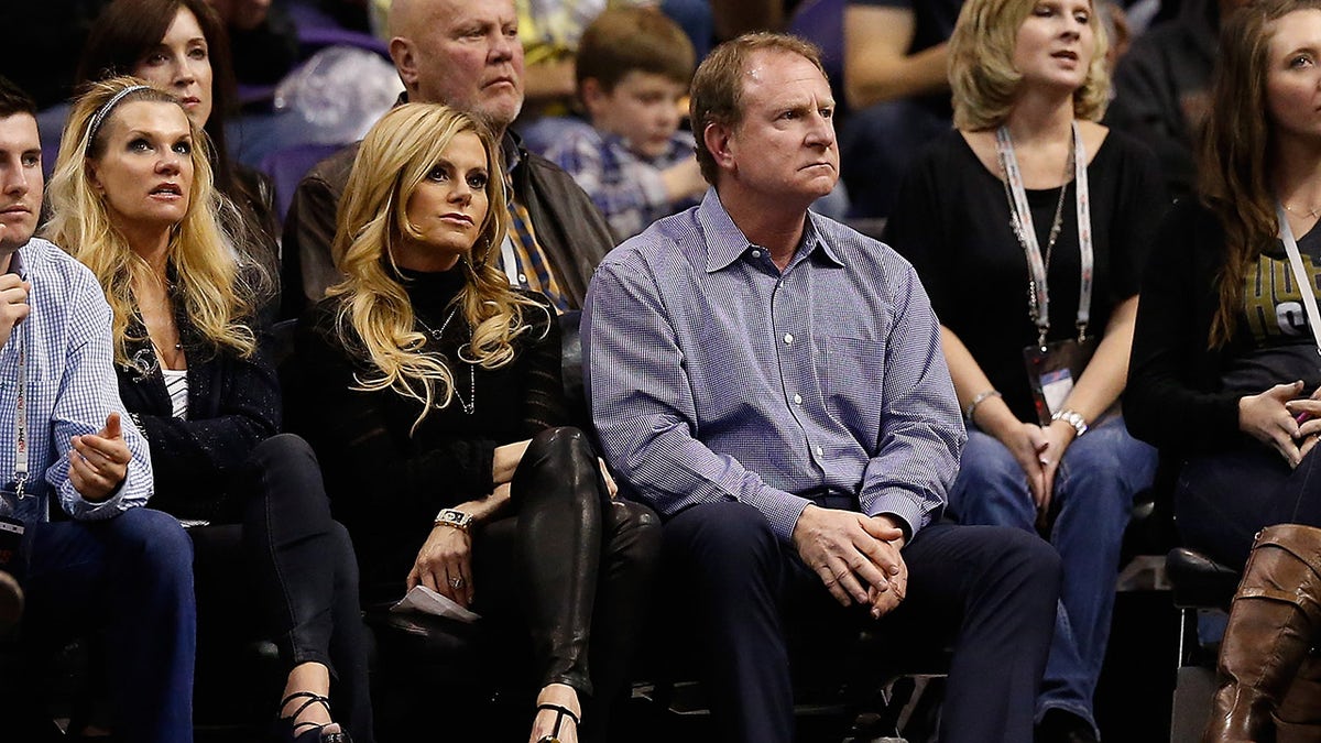 Robert Sarver and his wife in 2015