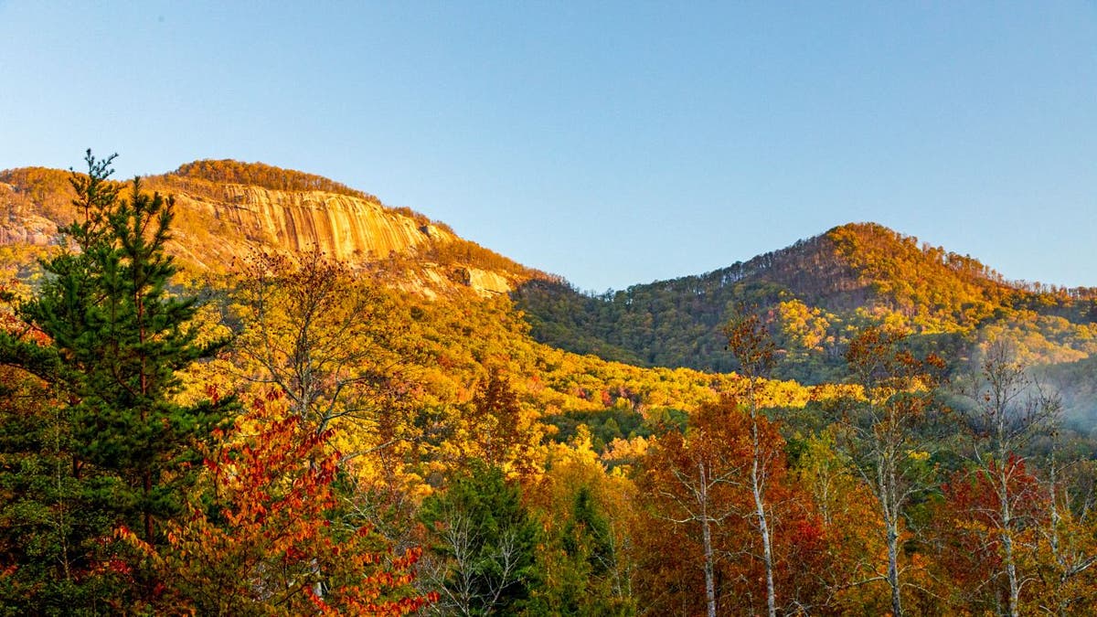 Table Rock State Park provides sweeping vistas of the Table Rock reservoir, Caesar’s Head State Park, and Pinnacle lake.