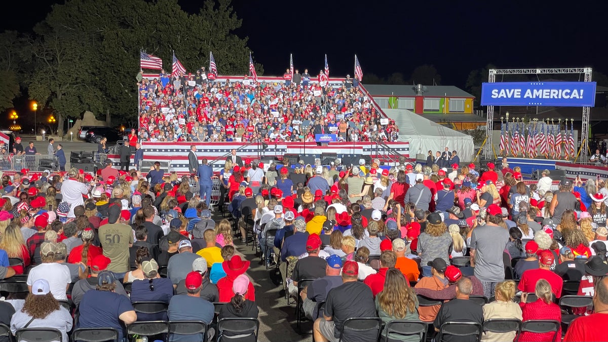 Trump addresses large crowd at Iowa rally