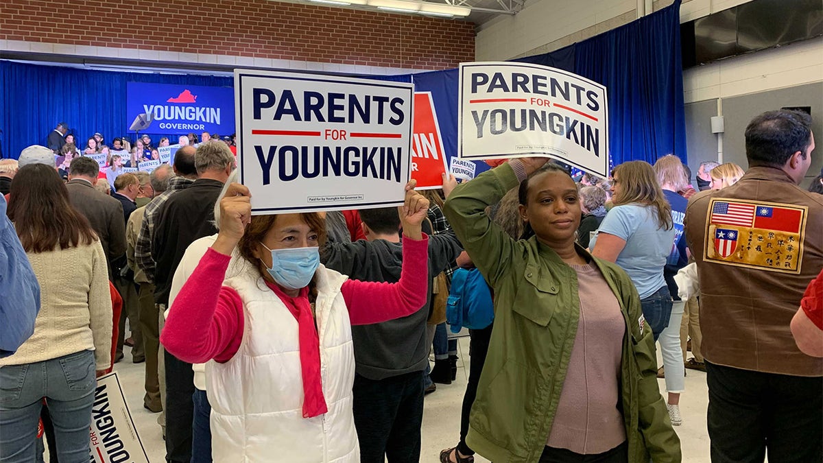 Virginians gather to support Glenn Youngkin.