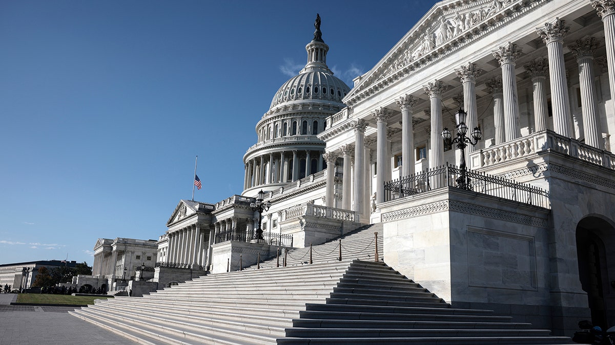 Capitol Hill building during daytime