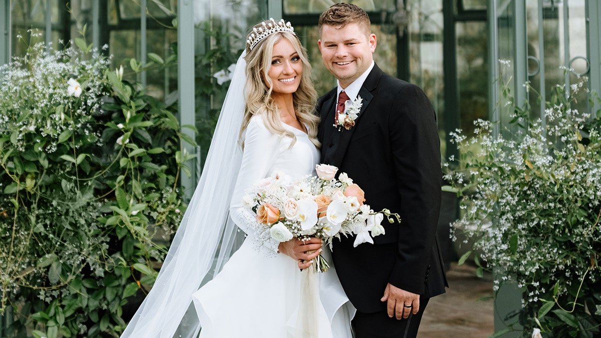 The 'Bringing Up Bates' star made a grand entrance to the wedding by skydiving in along with a few groomsmen. Keyes stunned during her own entrance in a horse-drawn carriage.