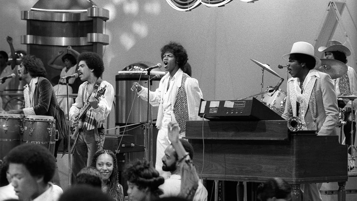 Switch performing live on Soul Train (Tommy DeBarge, Eddie Fluellen, Bobby DeBarge, Jody Sims, Phillip Ingram, Gregory Williams) circa 1970.
