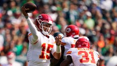 Top 5 quarterback performances of Week 4: Patrick Mahomes throws 5 TDs vs. Eagles