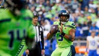 Seahawks' Russell Wilson could return as early as 4 weeks after surgery on injured finger: report