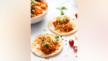 These easy Instant Pot chicken tacos are so simple and flavorful: Get the recipe