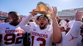 Oklahoma coach Riley won't name starting QB before TCU game