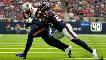 Patriots use late field goal to get 25-22 win over Texans