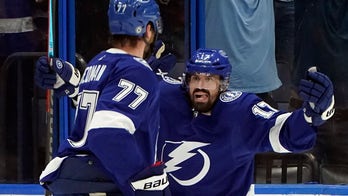 Killorn scores 2, Tampa Bay beats Arizona for 1st home win