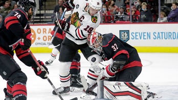 Raanta wins Carolina debut, Hurricanes top winless Chicago