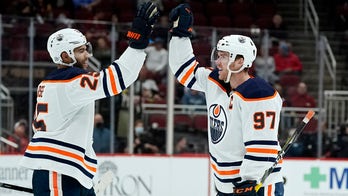 McDavid tops 200 goals in Oilers' 5-1 win over Coyotes