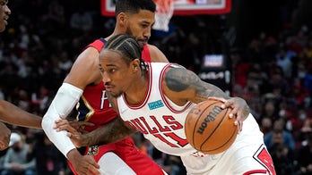 LaVine scores 32, DeRozan 26 as Bulls pound Pelicans 128-112