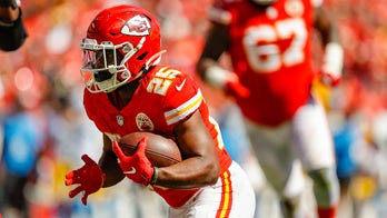 Chiefs' Clyde Edwards-Helaire suffers MCL sprain on scary play, expected to miss few weeks