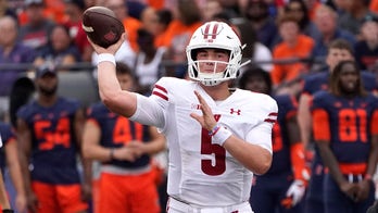 Wisconsin uses running game to roll over Illinois 24-0